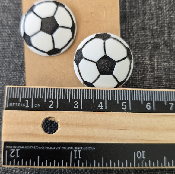 Soccer mom or soccer fan earing new check out my other soccer items - Picture 2 of 4